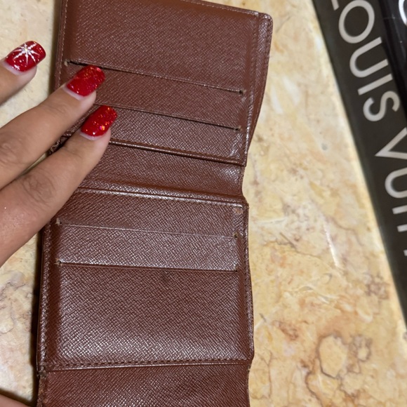 Authentic LOUIS VUITTON 
Monogram Elise Wallet - Picture 7 of 12